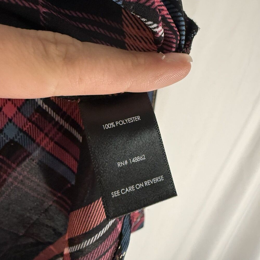 Torrid Blouse Women's 2 2X Red Black Plaid Vneck Long Sleeve Semi Sheer - Picture 4 of 10